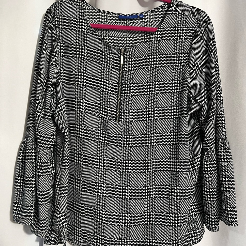 Apt 9 Black and White Plaid Women's Top